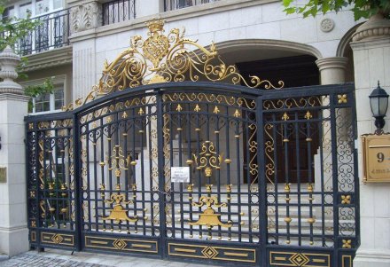 別墅鐵藝大門定制貴不貴？