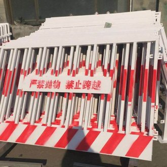 <b>怎樣選購質量優質的基坑防護護欄</b>