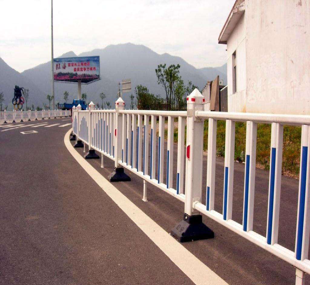 道路護欄生產廠家在哪里找