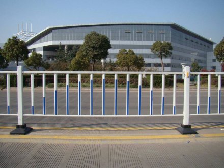 道路護欄多少錢一米？